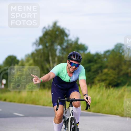 31.08.2025 - Elbe Triathlon Hamburg Michael Burmester http://msf.ph/oto/8677070 31.08.2025 10:26:58 Radfahren 830, 853, 992 meine-sportfotos.de
