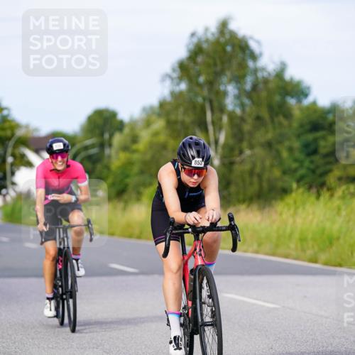 31.08.2025 - Elbe Triathlon Hamburg Michael Burmester http://msf.ph/oto/8677080 31.08.2025 10:27:00 Radfahren 830, 853, 992, 993 meine-sportfotos.de
