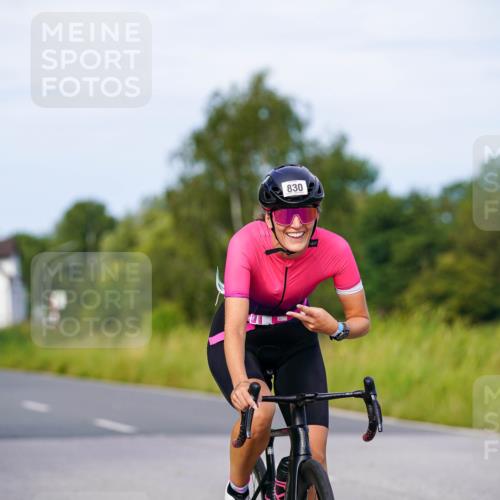31.08.2025 - Elbe Triathlon Hamburg Michael Burmester http://msf.ph/oto/8677089 31.08.2025 10:27:01 Radfahren 830, 853, 992, 993 meine-sportfotos.de