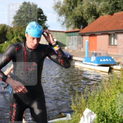 31.08.2025 - Elbe Triathlon Hamburg Luisa Fischer http://msf.ph/oto/8677094 31.08.2025 09:13:44 Schwimmen 624, 631, 753 meine-sportfotos.de