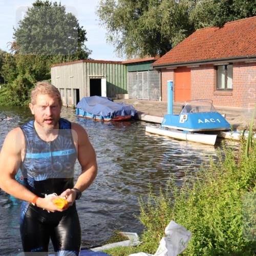 31.08.2025 - Elbe Triathlon Hamburg Luisa Fischer http://msf.ph/oto/8677103 31.08.2025 09:13:46 Schwimmen 611, 624, 631, 753 meine-sportfotos.de