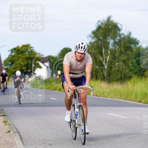 31.08.2025 - Elbe Triathlon Hamburg Michael Burmester http://msf.ph/oto/8677124 31.08.2025 10:27:15 Radfahren 882, 1013, 1027, 1105, 1129 meine-sportfotos.de