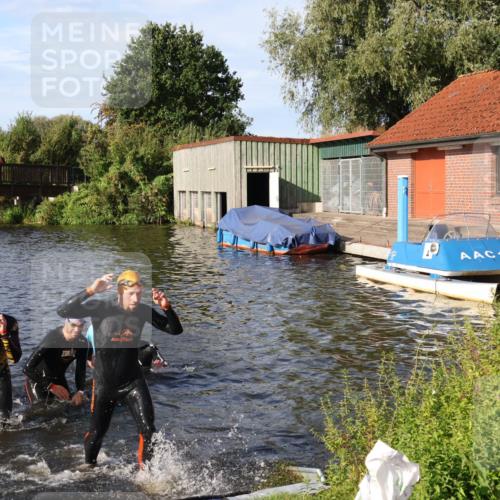 31.08.2025 - Elbe Triathlon Hamburg Luisa Fischer http://msf.ph/oto/8677148 31.08.2025 09:14:17 Schwimmen 597, 601, 638, 659 meine-sportfotos.de