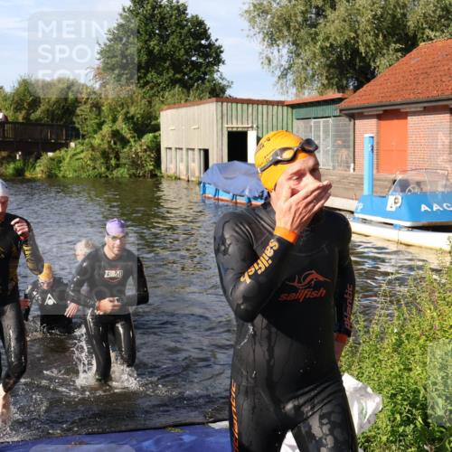 31.08.2025 - Elbe Triathlon Hamburg Luisa Fischer http://msf.ph/oto/8677159 31.08.2025 09:14:19 Schwimmen 597, 601, 638, 659 meine-sportfotos.de