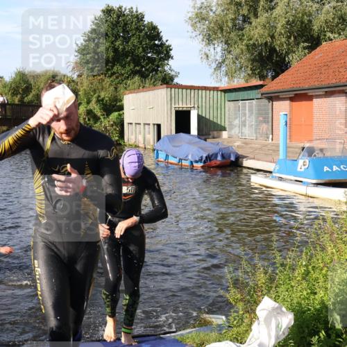 31.08.2025 - Elbe Triathlon Hamburg Luisa Fischer http://msf.ph/oto/8677166 31.08.2025 09:14:20 Schwimmen 597, 601, 638, 659 meine-sportfotos.de