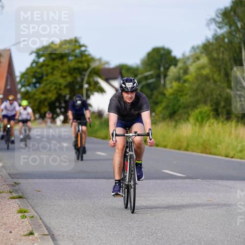 31.08.2025 - Elbe Triathlon Hamburg Michael Burmester http://msf.ph/oto/8677168 31.08.2025 10:27:35 Radfahren 665, 941, 1038, 1059 meine-sportfotos.de