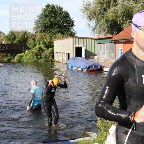 31.08.2025 - Elbe Triathlon Hamburg Luisa Fischer http://msf.ph/oto/8677174 31.08.2025 09:14:22 Schwimmen 597, 601, 638, 659 meine-sportfotos.de