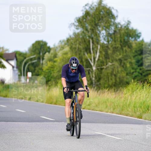 31.08.2025 - Elbe Triathlon Hamburg Michael Burmester http://msf.ph/oto/8677176 31.08.2025 10:27:37 Radfahren 941, 1038, 1059 meine-sportfotos.de