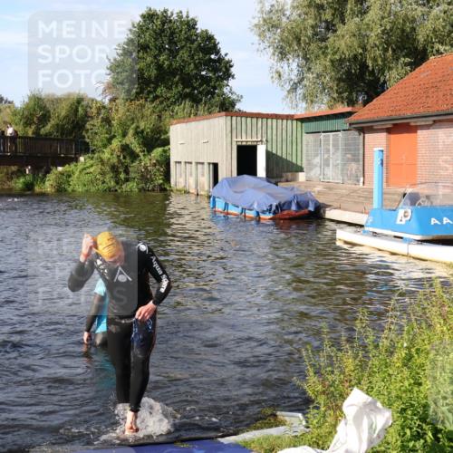 31.08.2025 - Elbe Triathlon Hamburg Luisa Fischer http://msf.ph/oto/8677183 31.08.2025 09:14:23 Schwimmen 597, 601, 638 meine-sportfotos.de