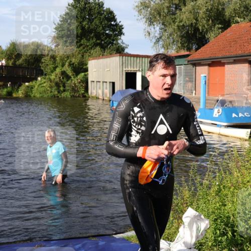 31.08.2025 - Elbe Triathlon Hamburg Luisa Fischer http://msf.ph/oto/8677191 31.08.2025 09:14:25 Schwimmen 601 meine-sportfotos.de