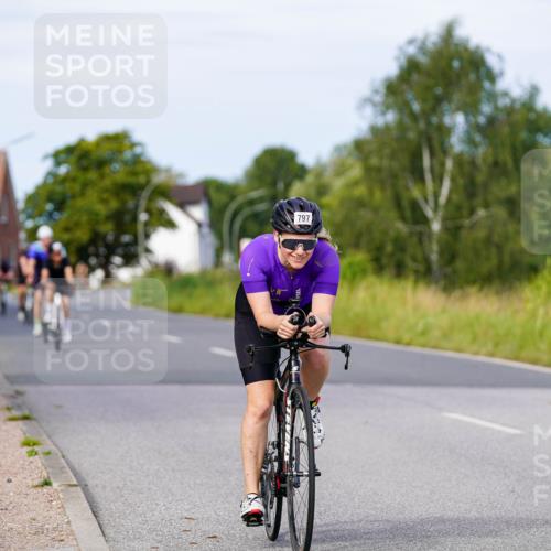 31.08.2025 - Elbe Triathlon Hamburg Michael Burmester http://msf.ph/oto/8677209 31.08.2025 10:27:45 Radfahren 401, 797, 941, 1057, 1098, 1148 meine-sportfotos.de