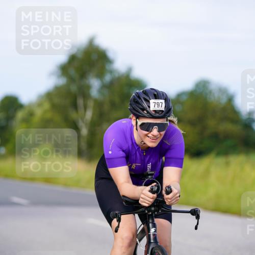 31.08.2025 - Elbe Triathlon Hamburg Michael Burmester http://msf.ph/oto/8677212 31.08.2025 10:27:46 Radfahren 401, 797, 1057, 1098, 1148 meine-sportfotos.de