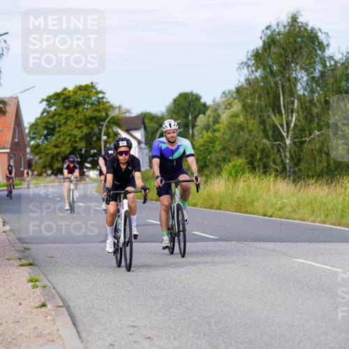 31.08.2025 - Elbe Triathlon Hamburg Michael Burmester http://msf.ph/oto/8677215 31.08.2025 10:27:48 Radfahren 401, 797, 1057, 1098, 1148 meine-sportfotos.de