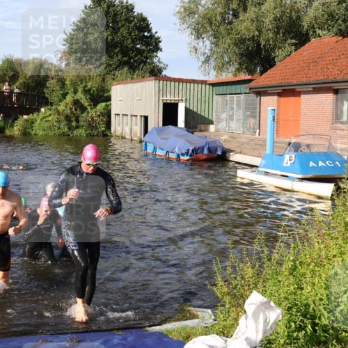 31.08.2025 - Elbe Triathlon Hamburg Luisa Fischer http://msf.ph/oto/8677219 31.08.2025 09:14:54 Schwimmen 427, 466, 605, 629, 715, 716, 724, 728 meine-sportfotos.de