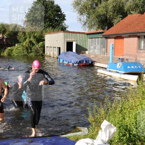 31.08.2025 - Elbe Triathlon Hamburg Luisa Fischer http://msf.ph/oto/8677221 31.08.2025 09:14:55 Schwimmen 427, 466, 605, 610, 715, 716, 724, 728 meine-sportfotos.de