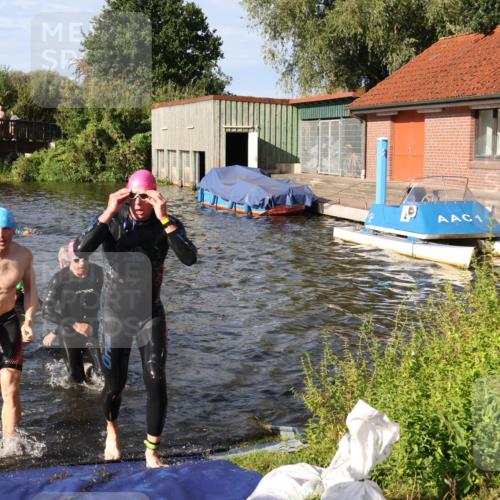 31.08.2025 - Elbe Triathlon Hamburg Luisa Fischer http://msf.ph/oto/8677224 31.08.2025 09:14:55 Schwimmen 427, 466, 605, 610, 715, 716, 724, 728 meine-sportfotos.de