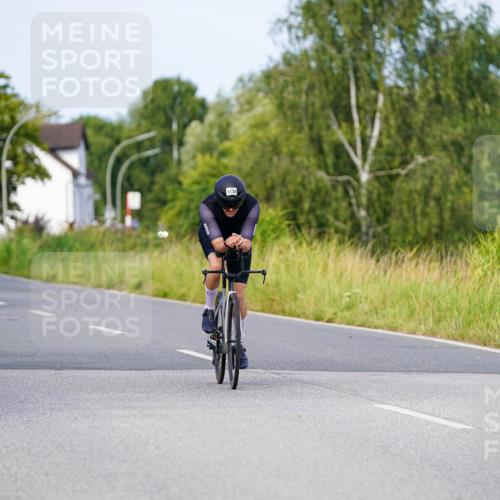 31.08.2025 - Elbe Triathlon Hamburg Michael Burmester http://msf.ph/oto/8677270 31.08.2025 10:28:10 Radfahren 799, 813, 817, 866 meine-sportfotos.de