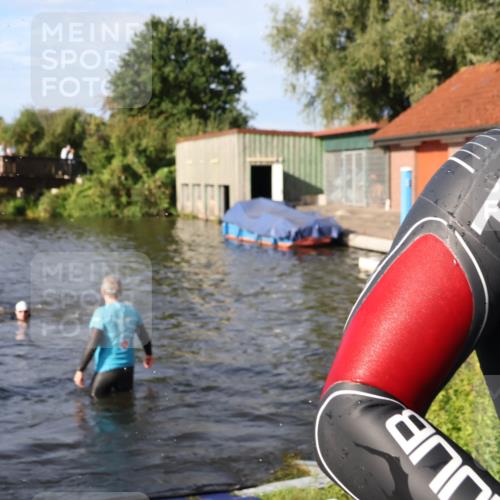31.08.2025 - Elbe Triathlon Hamburg Luisa Fischer http://msf.ph/oto/8677284 31.08.2025 09:15:07 Schwimmen 466, 562, 610, 716, 728 meine-sportfotos.de