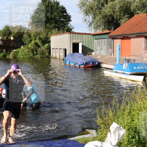 31.08.2025 - Elbe Triathlon Hamburg Luisa Fischer http://msf.ph/oto/8677289 31.08.2025 09:15:16 Schwimmen 419, 562, 567, 625, 660 meine-sportfotos.de
