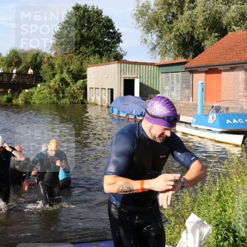 31.08.2025 - Elbe Triathlon Hamburg Luisa Fischer http://msf.ph/oto/8677297 31.08.2025 09:15:18 Schwimmen 419, 562, 567, 625, 660 meine-sportfotos.de
