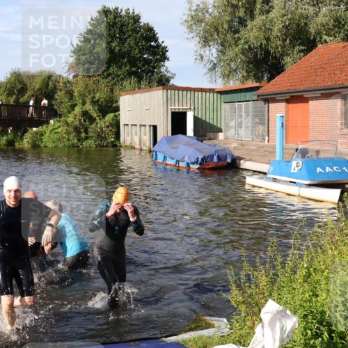 31.08.2025 - Elbe Triathlon Hamburg Luisa Fischer http://msf.ph/oto/8677301 31.08.2025 09:15:19 Schwimmen 419, 562, 567, 625, 660 meine-sportfotos.de
