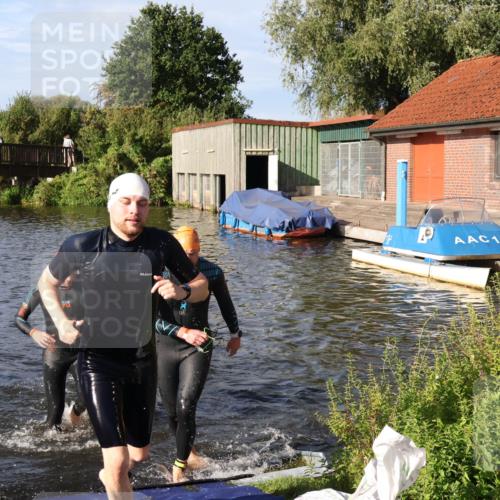 31.08.2025 - Elbe Triathlon Hamburg Luisa Fischer http://msf.ph/oto/8677309 31.08.2025 09:15:20 Schwimmen 419, 562, 567, 625, 660 meine-sportfotos.de