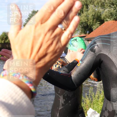 31.08.2025 - Elbe Triathlon Hamburg Luisa Fischer http://msf.ph/oto/8677328 31.08.2025 09:15:24 Schwimmen 419, 567, 625, 660, 725 meine-sportfotos.de