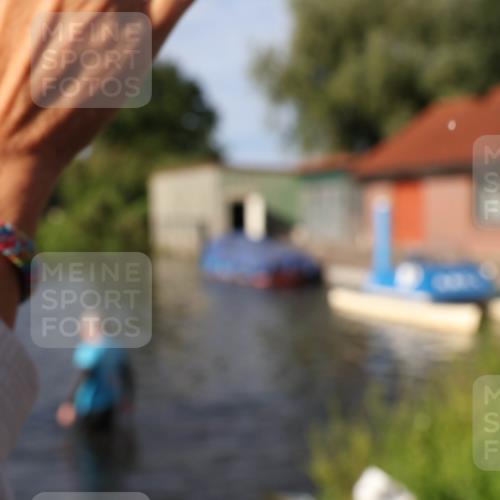 31.08.2025 - Elbe Triathlon Hamburg Luisa Fischer http://msf.ph/oto/8677332 31.08.2025 09:15:25 Schwimmen 567, 625, 660, 725 meine-sportfotos.de