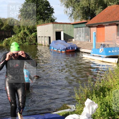 31.08.2025 - Elbe Triathlon Hamburg Luisa Fischer http://msf.ph/oto/8677346 31.08.2025 09:16:13 Schwimmen 678, 743 meine-sportfotos.de