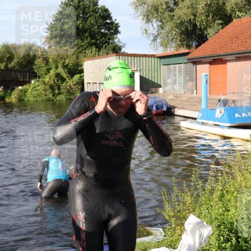 31.08.2025 - Elbe Triathlon Hamburg Luisa Fischer http://msf.ph/oto/8677351 31.08.2025 09:16:14 Schwimmen 678, 743 meine-sportfotos.de