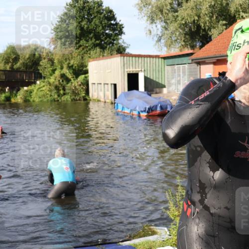 31.08.2025 - Elbe Triathlon Hamburg Luisa Fischer http://msf.ph/oto/8677354 31.08.2025 09:16:15 Schwimmen 678, 743 meine-sportfotos.de