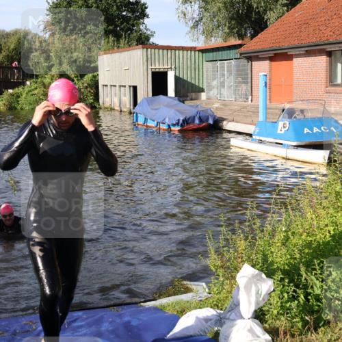 31.08.2025 - Elbe Triathlon Hamburg Luisa Fischer http://msf.ph/oto/8677376 31.08.2025 09:16:32 Schwimmen 590, 599, 606 meine-sportfotos.de