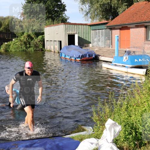 31.08.2025 - Elbe Triathlon Hamburg Luisa Fischer http://msf.ph/oto/8677395 31.08.2025 09:16:35 Schwimmen 590, 599, 606 meine-sportfotos.de