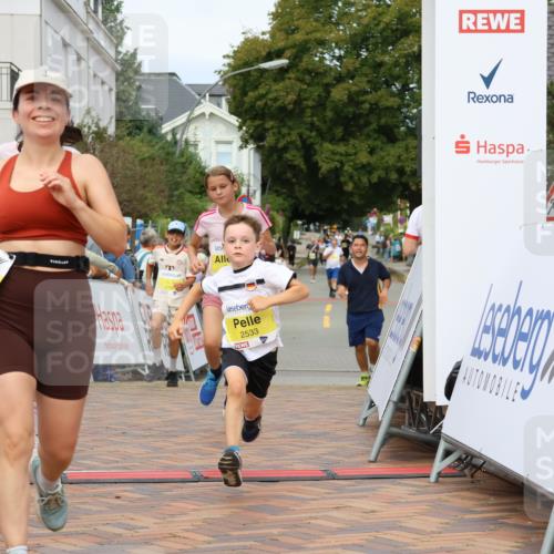 31.08.2025 - 21. Blankeneser Heldenlauf Strokosch-Dieckow http://msf.ph/oto/8677412 31.08.2025 10:27:26 Ziel 2715, 2463, 2559, 2725, 2533, 2709 meine-sportfotos.de