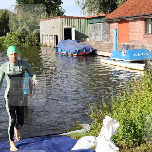31.08.2025 - Elbe Triathlon Hamburg Luisa Fischer http://msf.ph/oto/8677424 31.08.2025 09:16:41 Schwimmen 599, 606 meine-sportfotos.de