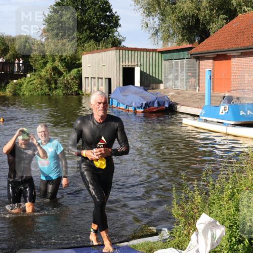 31.08.2025 - Elbe Triathlon Hamburg Luisa Fischer http://msf.ph/oto/8677454 31.08.2025 09:16:58 Schwimmen 569, 773 meine-sportfotos.de