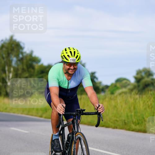 31.08.2025 - Elbe Triathlon Hamburg Michael Burmester http://msf.ph/oto/8677467 31.08.2025 10:29:19 Radfahren 837, 1102, 1183, 1196 meine-sportfotos.de