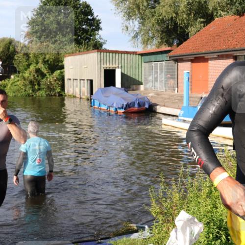 31.08.2025 - Elbe Triathlon Hamburg Luisa Fischer http://msf.ph/oto/8677470 31.08.2025 09:17:01 Schwimmen 569, 773 meine-sportfotos.de
