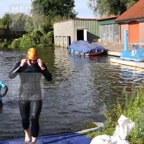 31.08.2025 - Elbe Triathlon Hamburg Luisa Fischer http://msf.ph/oto/8677492 31.08.2025 09:17:24 Schwimmen 609 meine-sportfotos.de