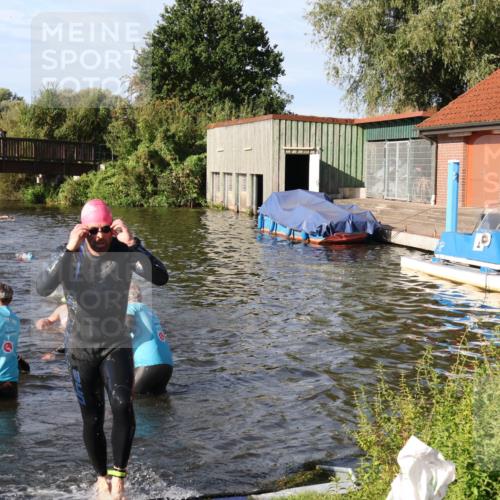 31.08.2025 - Elbe Triathlon Hamburg Luisa Fischer http://msf.ph/oto/8677540 31.08.2025 09:18:04 Schwimmen 577, 617, 654, 657, 666 meine-sportfotos.de