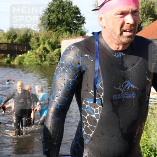 31.08.2025 - Elbe Triathlon Hamburg Luisa Fischer http://msf.ph/oto/8677554 31.08.2025 09:18:06 Schwimmen 577, 617, 654, 666, 723 meine-sportfotos.de