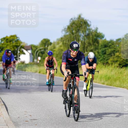 31.08.2025 - Elbe Triathlon Hamburg Michael Burmester http://msf.ph/oto/8677560 31.08.2025 10:29:56 Radfahren 606, 870, 887, 888, 1011, 1155, 1180, 1202 meine-sportfotos.de