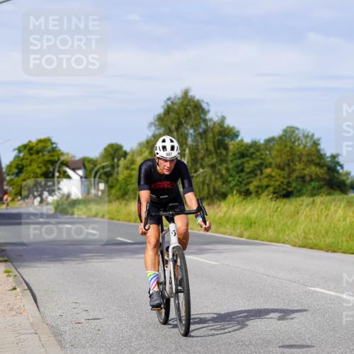 31.08.2025 - Elbe Triathlon Hamburg Michael Burmester http://msf.ph/oto/8677599 31.08.2025 10:30:02 Radfahren 606, 887, 1011, 1180, 1202 meine-sportfotos.de