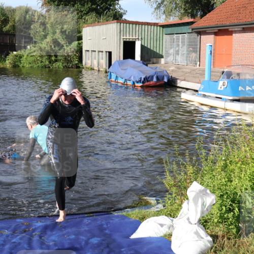 31.08.2025 - Elbe Triathlon Hamburg Luisa Fischer http://msf.ph/oto/8677608 31.08.2025 09:18:19 Schwimmen 413, 723, 756, 770 meine-sportfotos.de