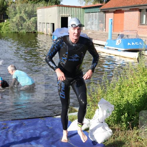 31.08.2025 - Elbe Triathlon Hamburg Luisa Fischer http://msf.ph/oto/8677614 31.08.2025 09:18:20 Schwimmen 413, 723, 756, 770 meine-sportfotos.de