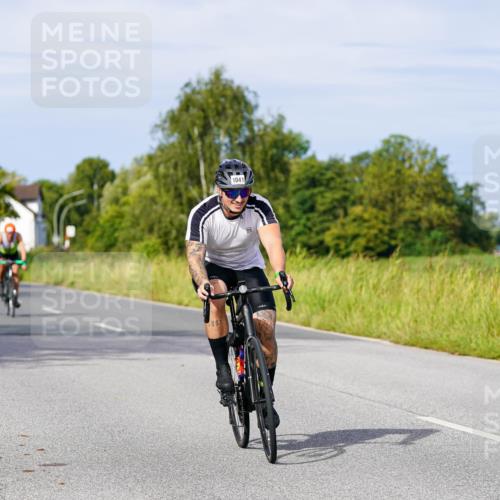 31.08.2025 - Elbe Triathlon Hamburg Michael Burmester http://msf.ph/oto/8677619 31.08.2025 10:30:14 Radfahren 587, 745, 821, 845, 1041 meine-sportfotos.de