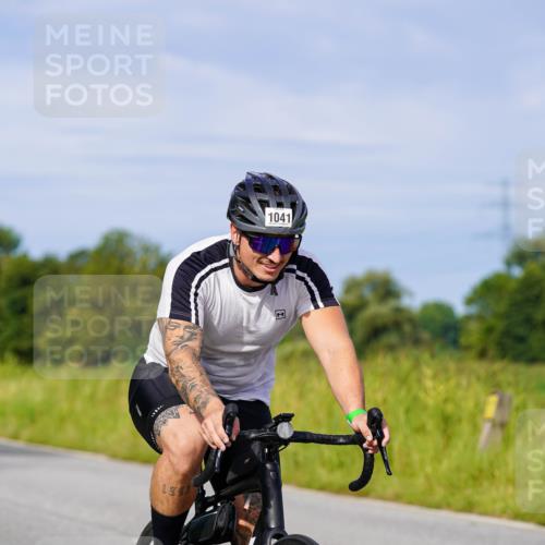 31.08.2025 - Elbe Triathlon Hamburg Michael Burmester http://msf.ph/oto/8677623 31.08.2025 10:30:15 Radfahren 587, 745, 821, 845, 1041 meine-sportfotos.de