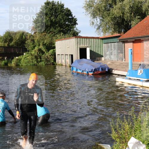 31.08.2025 - Elbe Triathlon Hamburg Luisa Fischer http://msf.ph/oto/8677629 31.08.2025 09:18:29 Schwimmen 684, 719 meine-sportfotos.de