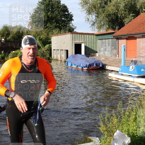 31.08.2025 - Elbe Triathlon Hamburg Luisa Fischer http://msf.ph/oto/8677661 31.08.2025 09:18:40 Schwimmen 570, 719, 720 meine-sportfotos.de