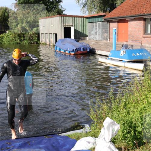 31.08.2025 - Elbe Triathlon Hamburg Luisa Fischer http://msf.ph/oto/8677702 31.08.2025 09:19:07 Schwimmen 680 meine-sportfotos.de